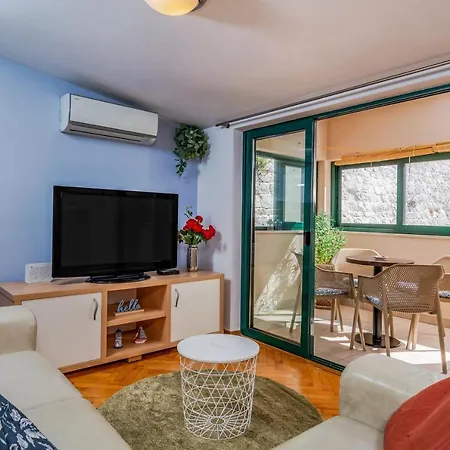 Apartment Maslina *