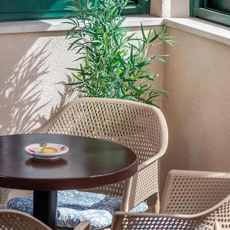 Apartment Maslina Split