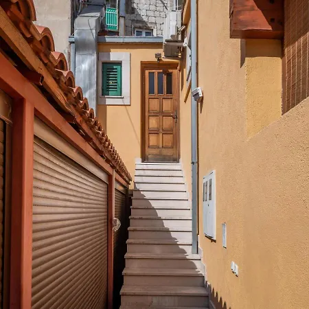 Apartment Maslina *